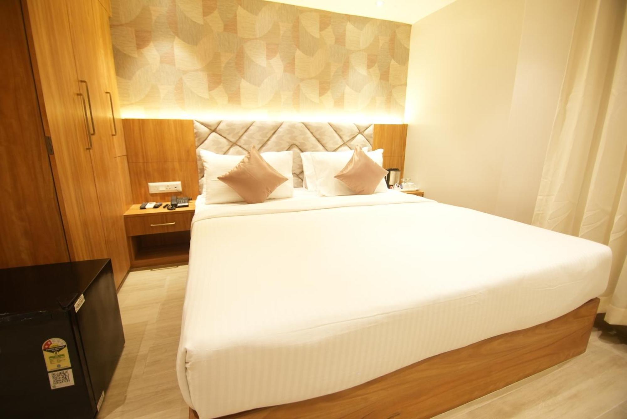 Hotel Dc Star Calcutta Extérieur photo